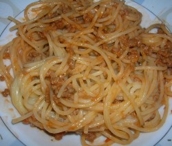 Špagete sa mlevenim mesom